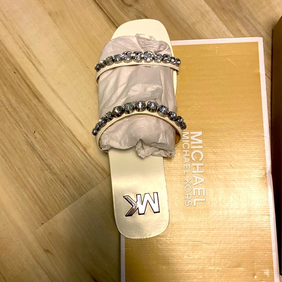 Michael Kors Sandal - Picture 1 of 3